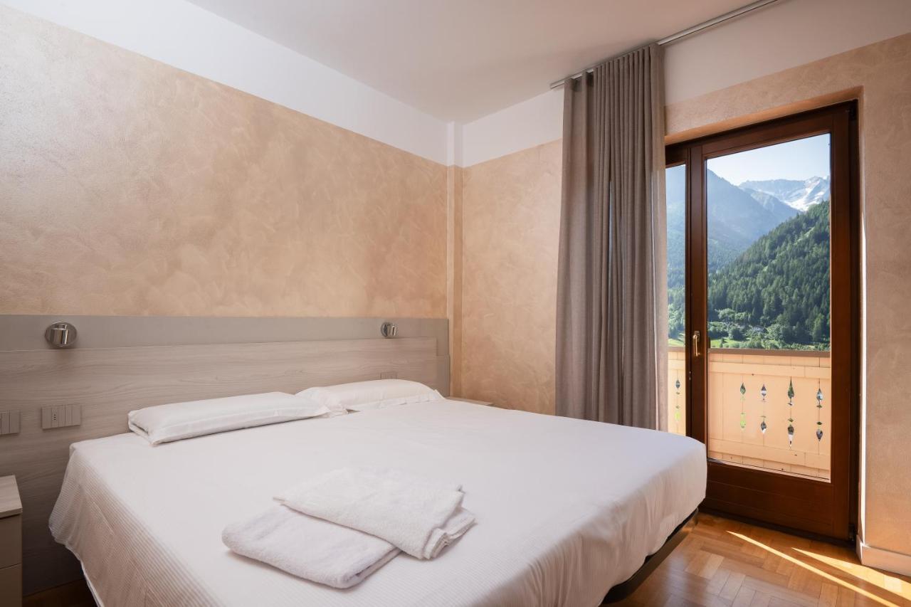 Hotel Vezza Alpine Lodge & Spa Vezza d'Oglio Exterior photo